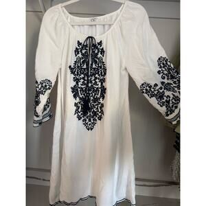 Chic Connection Women's Embroidered Shift‎ Dress Floral Size Medium White